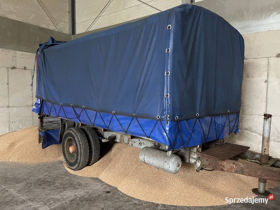 Przyczepę jednoosiowa z plandeką na bliźniaku nieuszkodzony Wieluń sprzedam