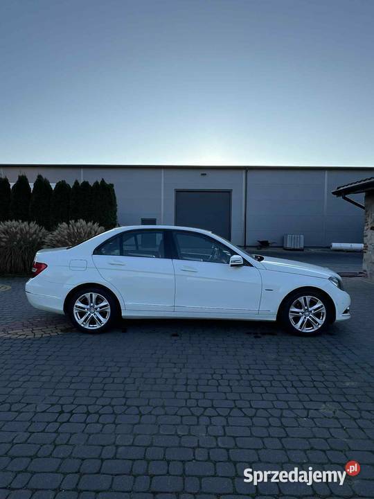 Mercedes Benz c200 Potworów