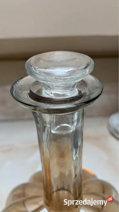 Karafka szkło miodowe opalizowane W kształcie