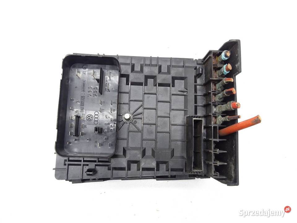 SKRZYNKA BEZPIECZNIKÓW 1K0937125D A3 8P LEON II osobowe