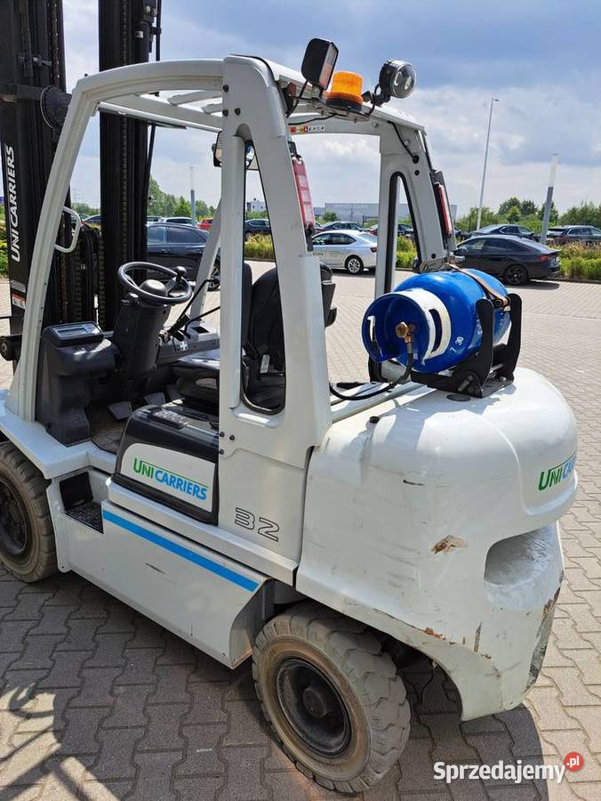 Czołowy wózek widłowy Unicarriers DX32 Poznań