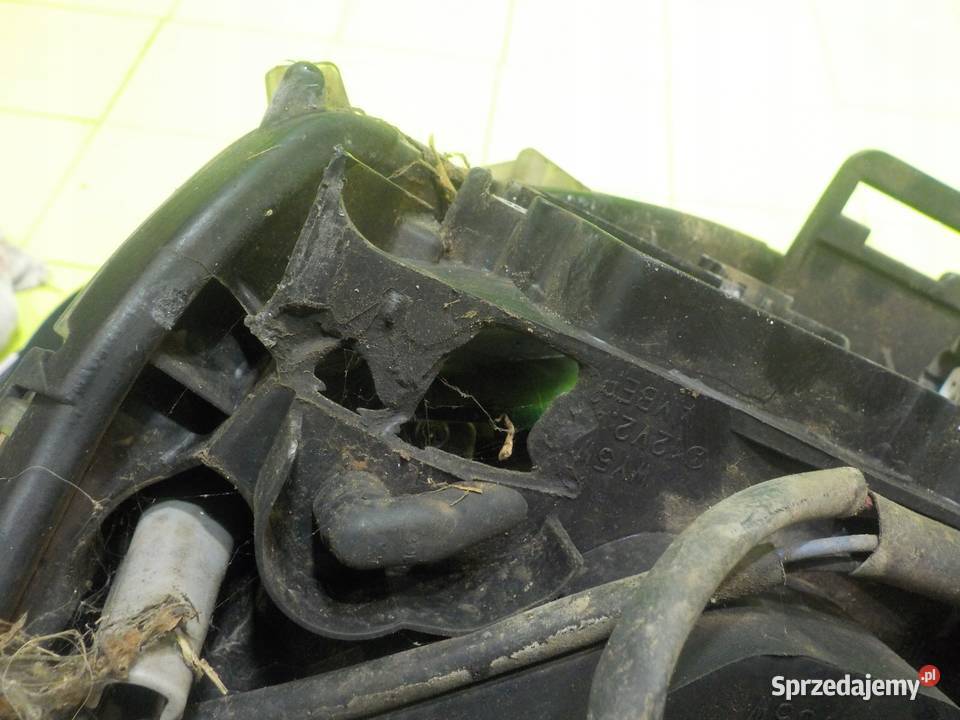 OUTLANDER II LIFT 22 DID 11r 5D lampa prawa