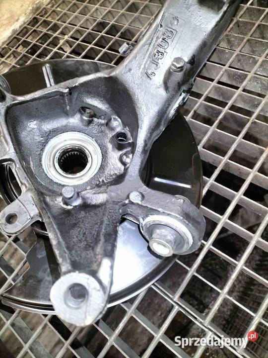 Zwrotnica lewa tylna BMW E36 E46 COUPE CABRIO Poręba sprzedam