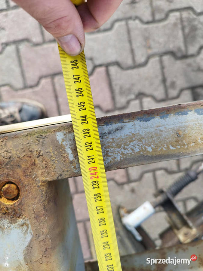 Przyczepa na obrotnicy do sadu stajni opony Strzyżew