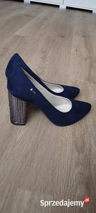 Buty czółenka granatowe zamszowe na słupku na