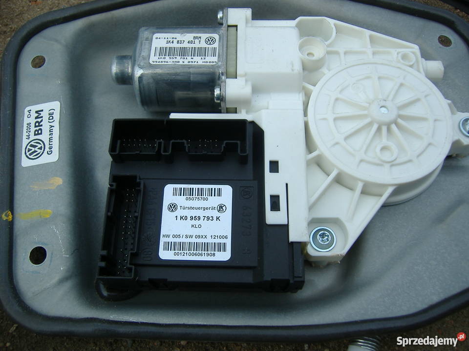 VW GOLF V PODNOSNIK LEWY PRZEDNI 1K3837461B Wągrowiec