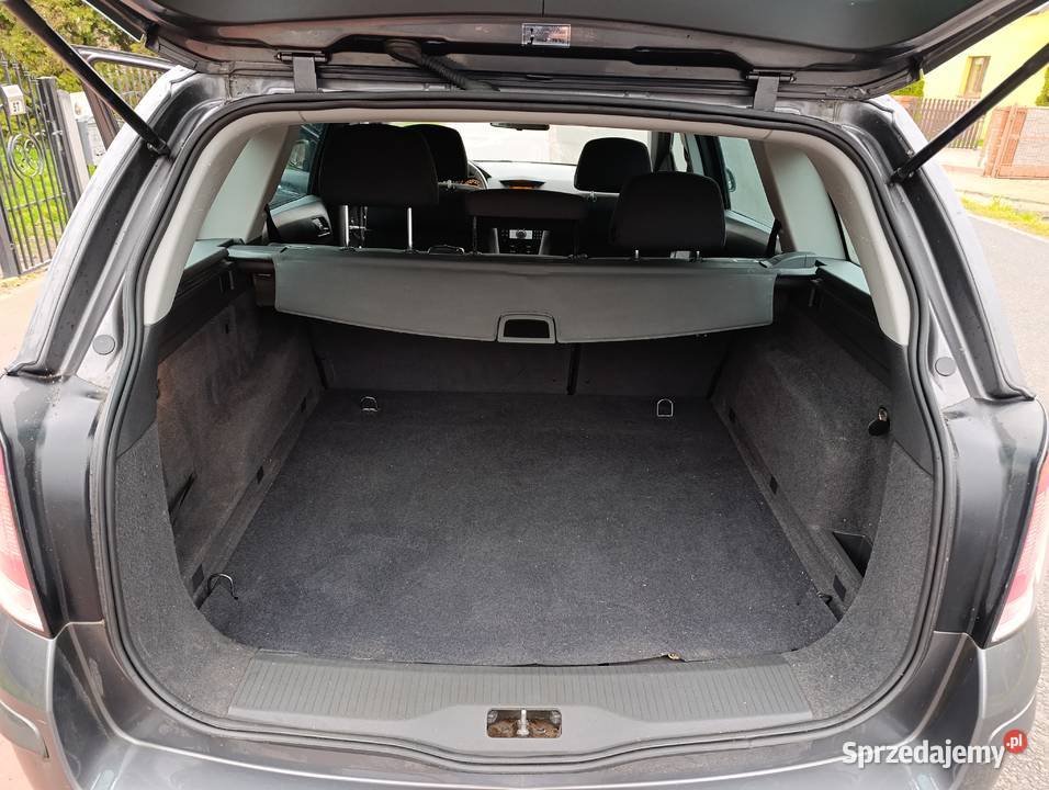 Opel Astra H kombi 14 benzyna 2010r hak Lgota-Mokrzesz sprzedam
