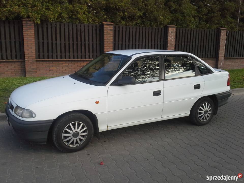 Opel Astra Classic 1999 r 14 Benz 60 Zadbana benzyna Warszawa