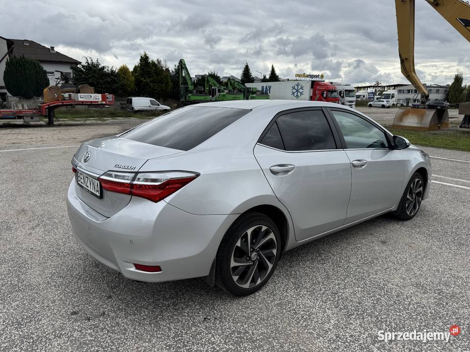 Toyota Corolla 16 BENZYNA Salon Polska reflektory ksenonowe Konin