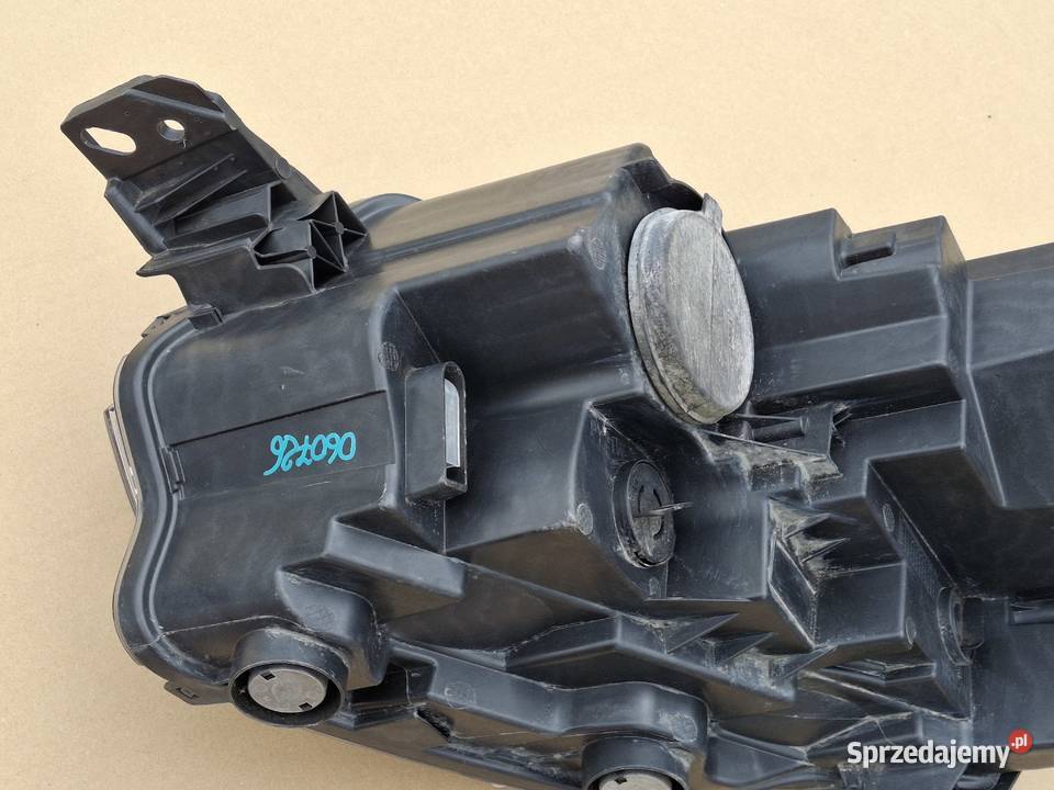 CITROEN BERLINGO IV 4 REFLEKTOR PRAWY LAMPA Bieleń