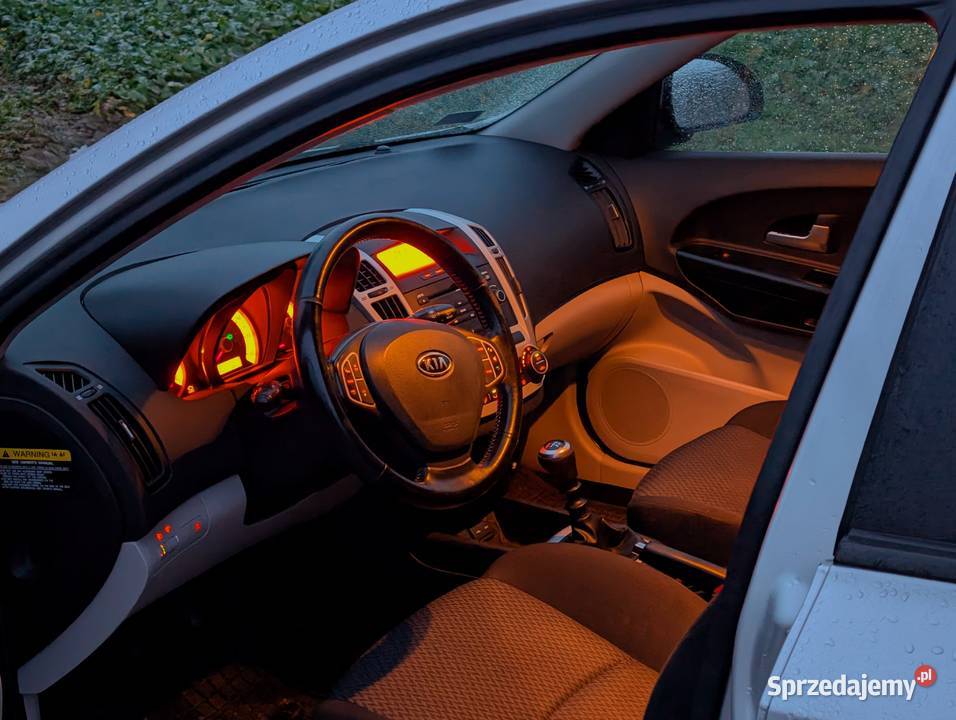 Kia Ceed 14 Benzyna Rozrząd Zawory 1k temu OC i Piotrków Trybunalski sprzedam