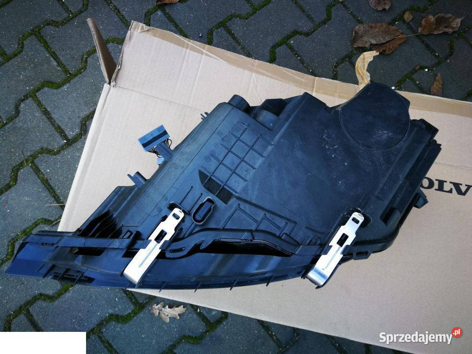 Volvo Xc60 2019 reflektor przód prawa strona OE osobowe Kozubszczyzna sprzedam