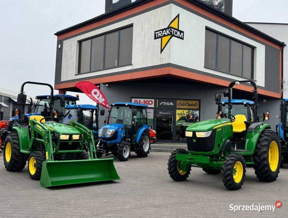 Ciągnik Traktor John Deere 3038E z ładowaczem