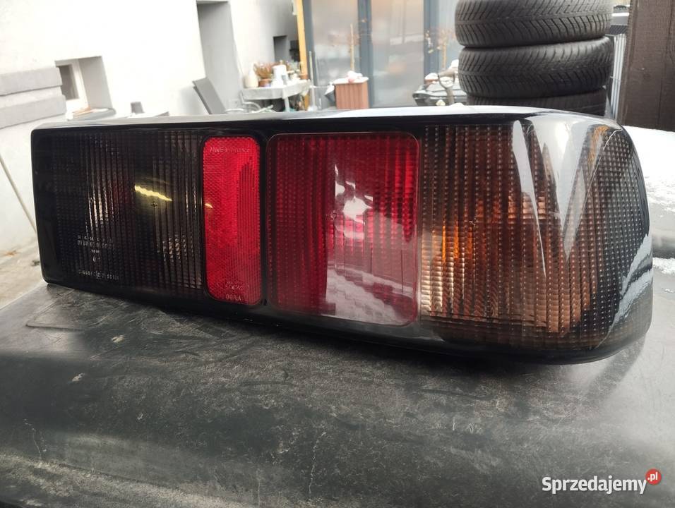 Lampa Ford Sierra prawy tył Sedan Black wkład Kamieniec sprzedam
