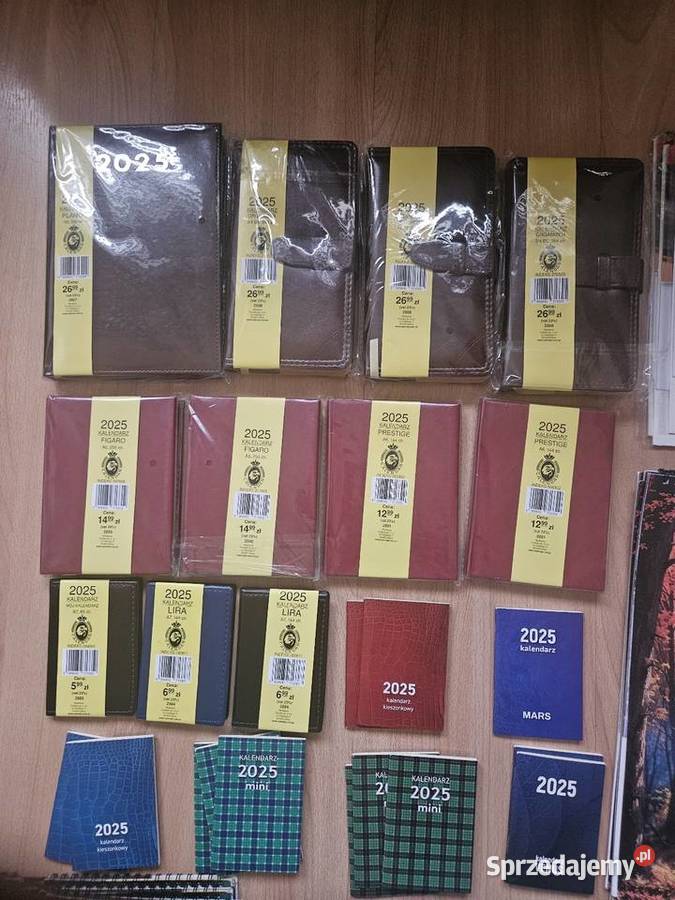 Kalendarze 2025 r zrywane książkowe mini i inne