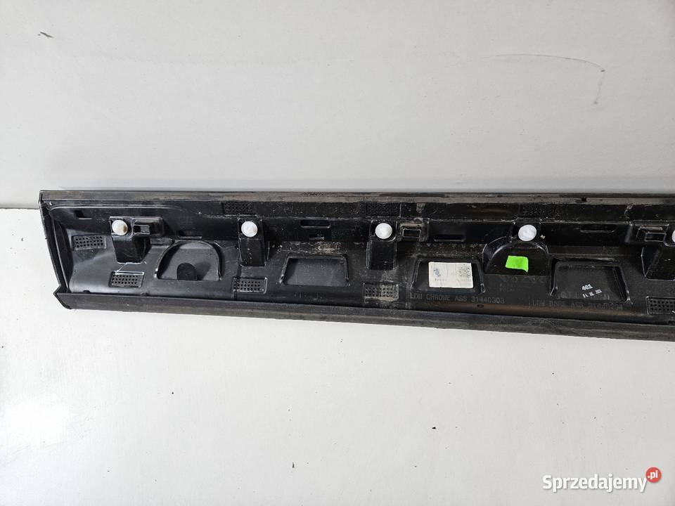 VOLVO XC60 II LISTWA DRZWI PRAWY PRZÓD PRAWA Międzychód sprzedam