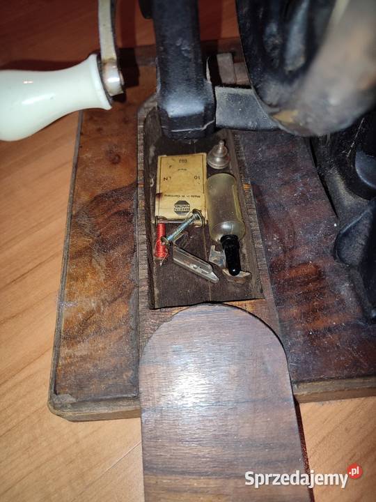 Stara maszyna do szycia firmy SINGER Syców