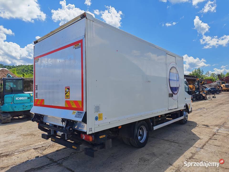 mitsubishi fuso kontener cieżarówka winda