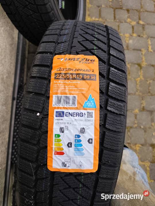 Nowe opony zimowe 22555R19 małopolskie
