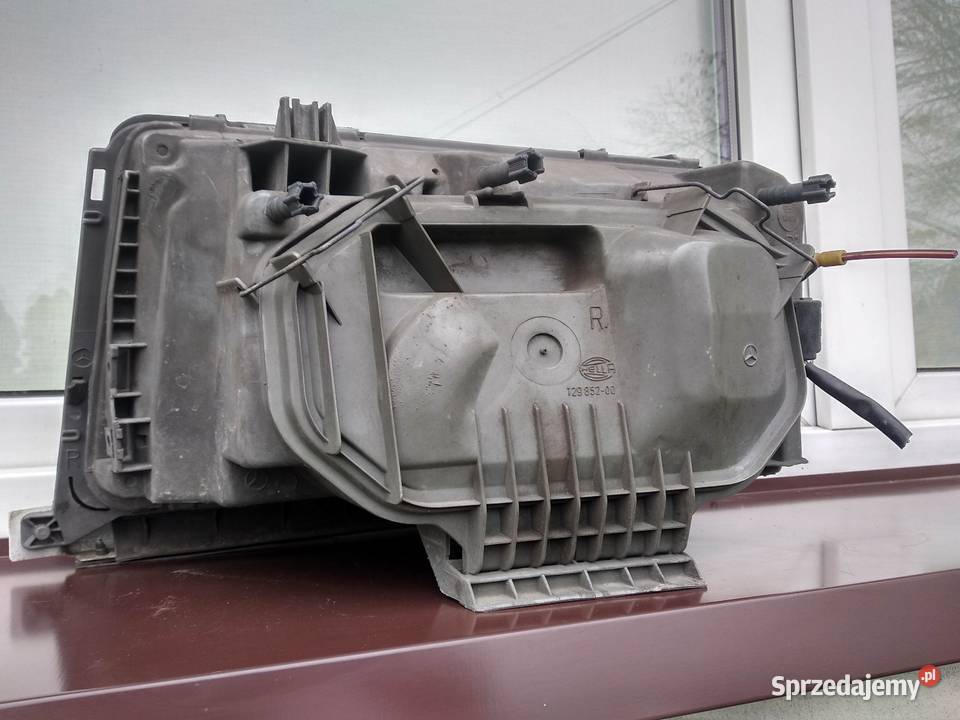 Mercedes W124 lampa przednia prawa reflektor osobowe Lampy przednie Sieradz