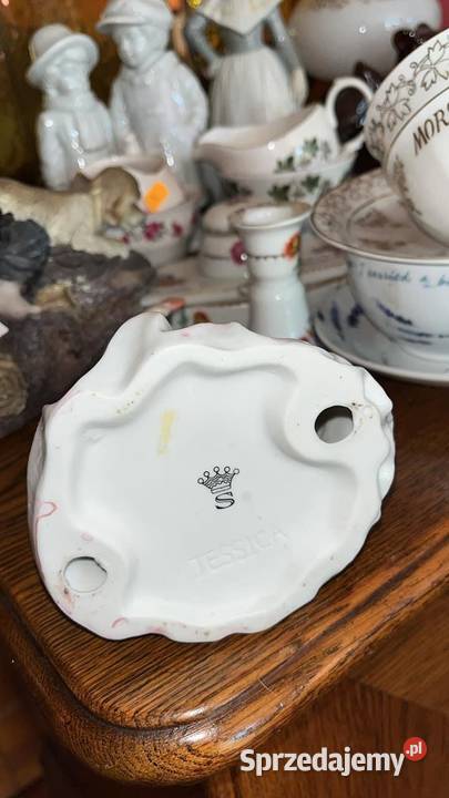 Figurka Jessica z lusterkiem Sygnowana Dama w Porcelana i szkło Gdańsk