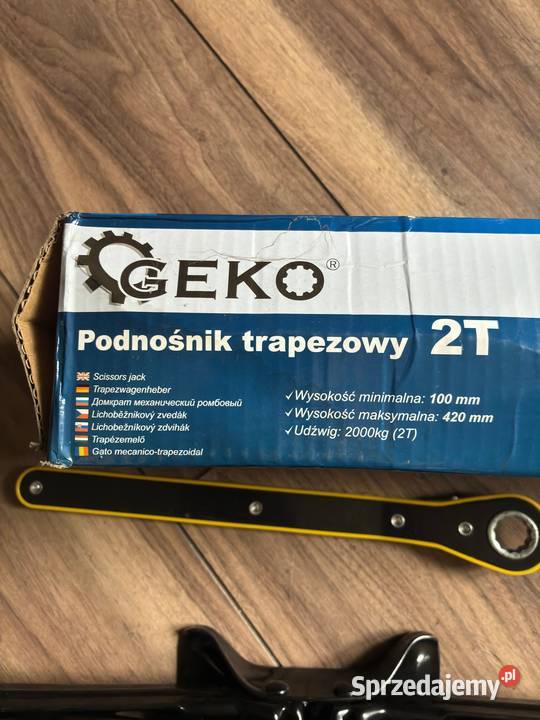 Trapezowy podnośnik samochodowy 2T klucz wysyłka Wiśniowa Góra sprzedam