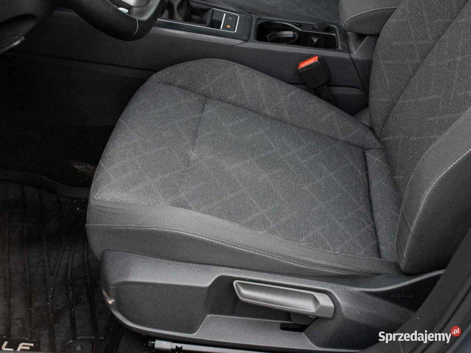 Volkswagen Golf CT241AA15 TSI Life Ambient Pępowo