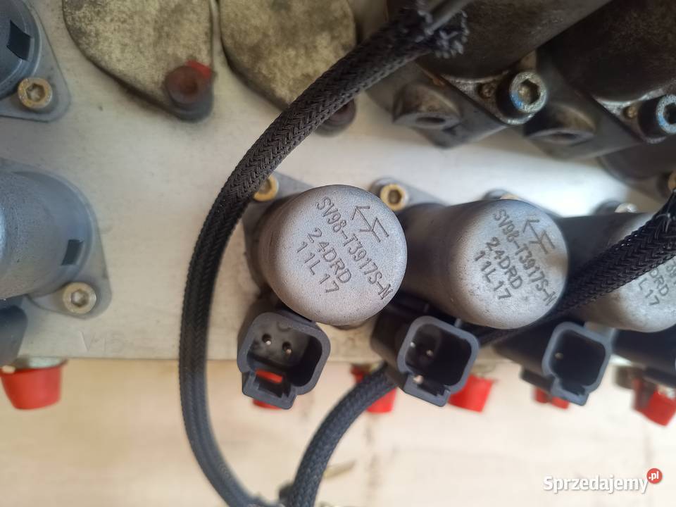 Zawór blokowy RRV04 11L17 10430815 Komatsu PW Staszów sprzedam