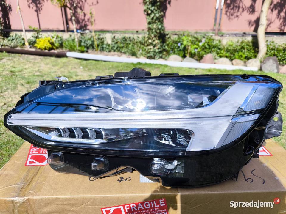 Volvo S90 reflektory Full LED Active High Beam