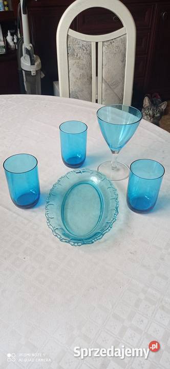 szkło niebieskie  3 szklanki +talerz owalny i szampanówka