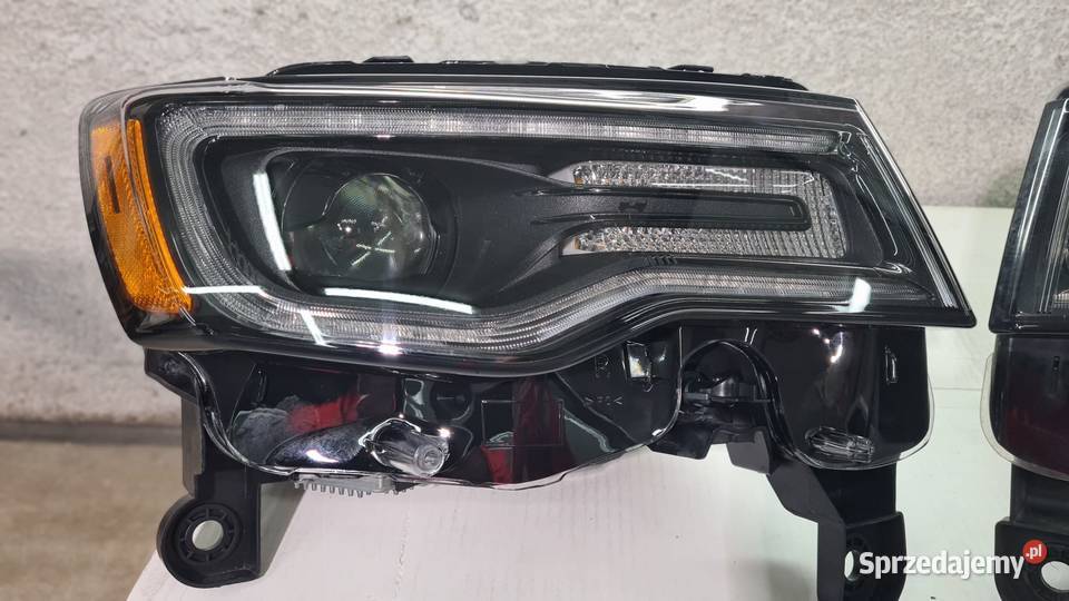Lampy Grand Cherokee WK2komplet Xenon OEM Valeo mazowieckie Durlasy