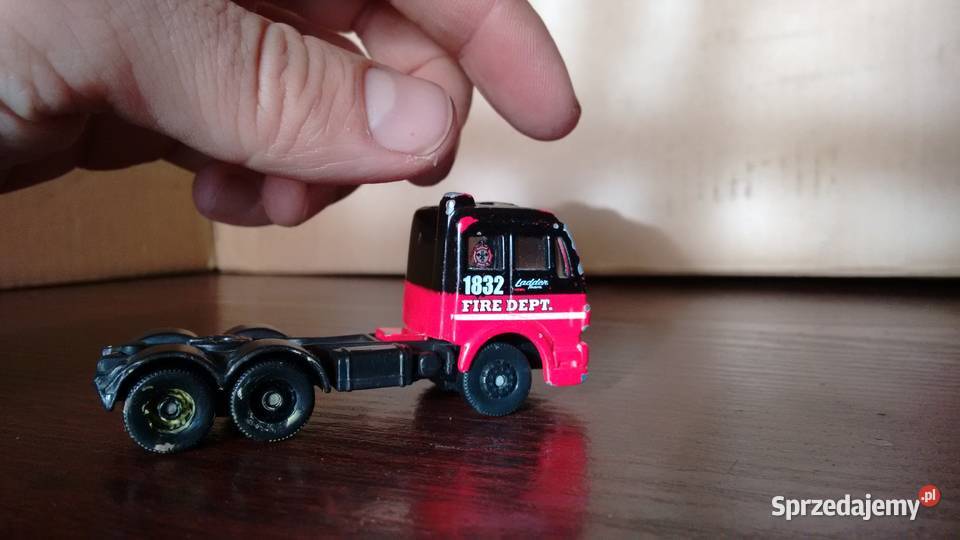 Mercedes ciągnik siodłowy MAISTO 2531 Stalowa Wola sprzedam