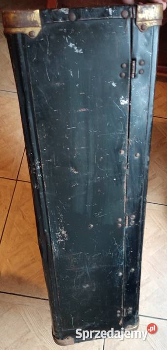 Stara walizka z okuciami Nakło nad Notecią