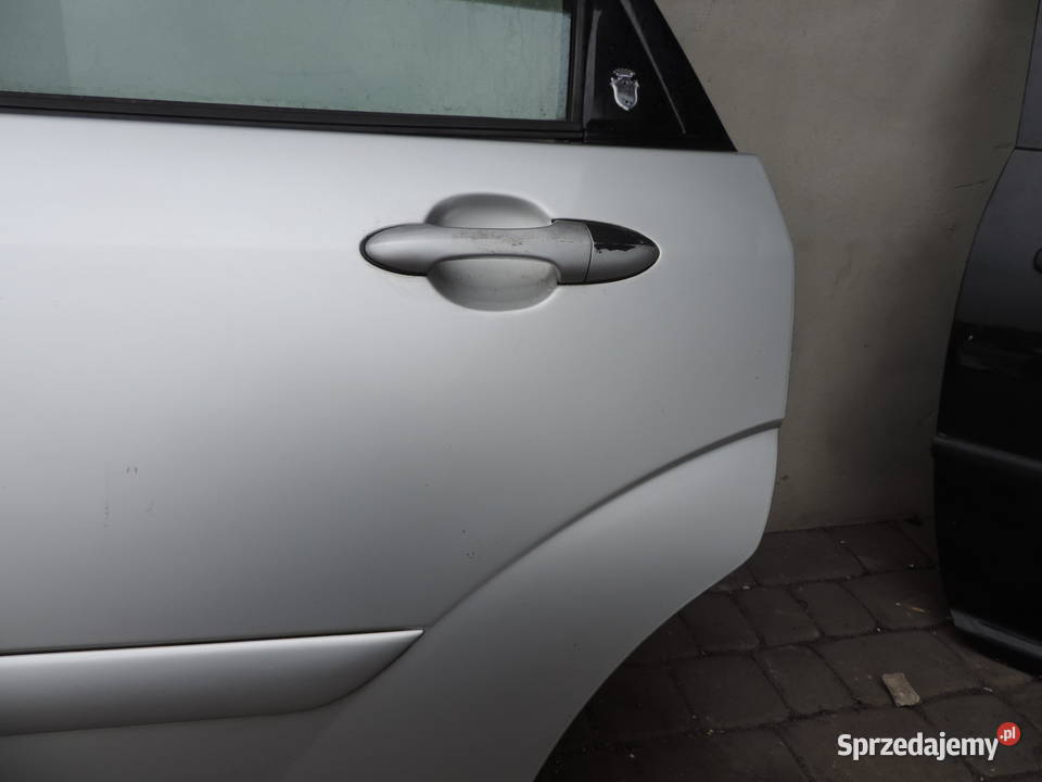 DRZWI LEWY TYŁ FORD FOCUS MK1 KOMBI KOLOR 08 Nowy Sącz