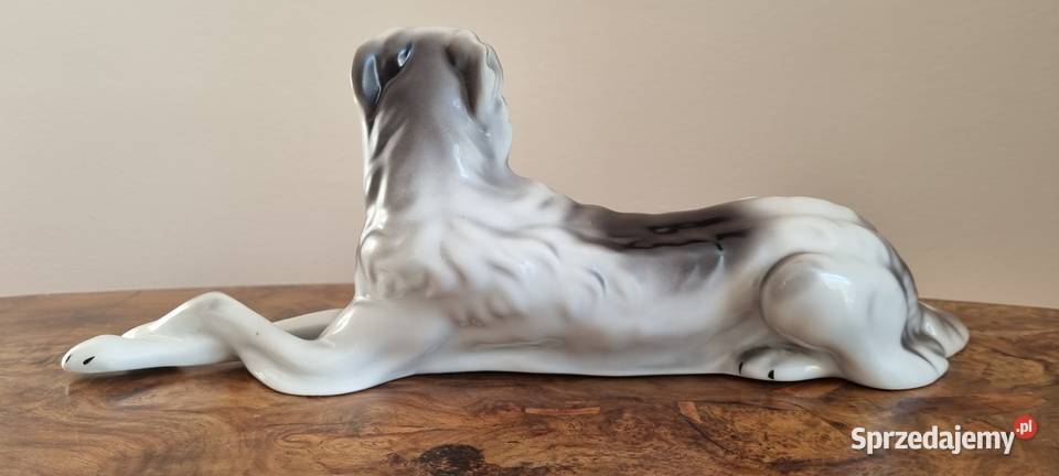 Figurka porcelanowa Chart leżący Wałbrzych