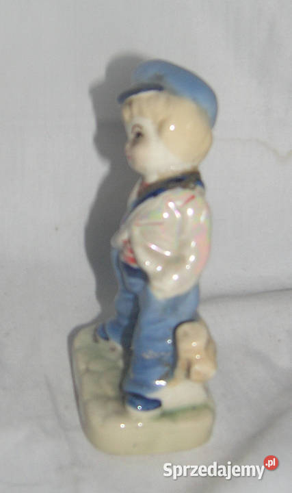 figurka vintage chłopiec z torbaBDvin