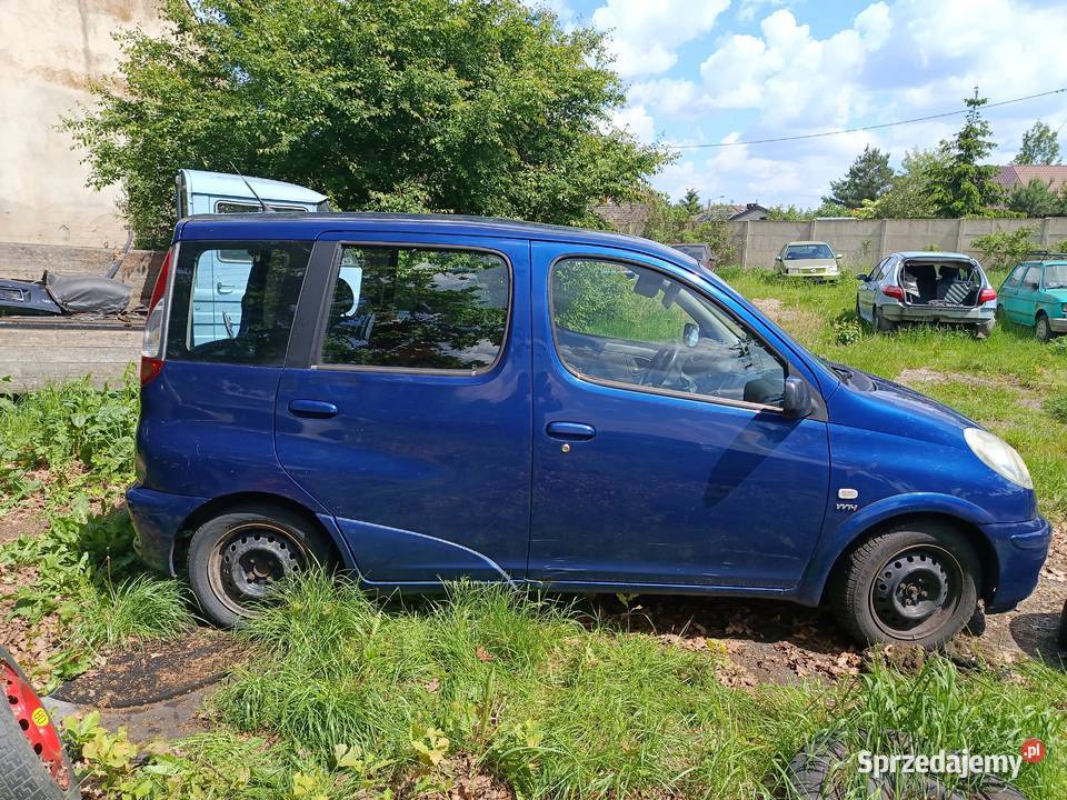 Toyota Yaris Verso 13 62 kW 2003 r dawca części Szklarka Myślniewska