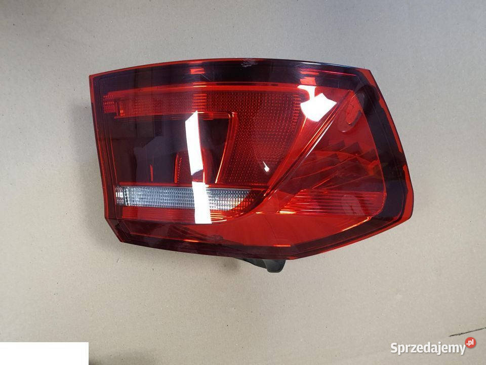 Volkswagen sportsvan lampa tył lewa Kozubszczyzna