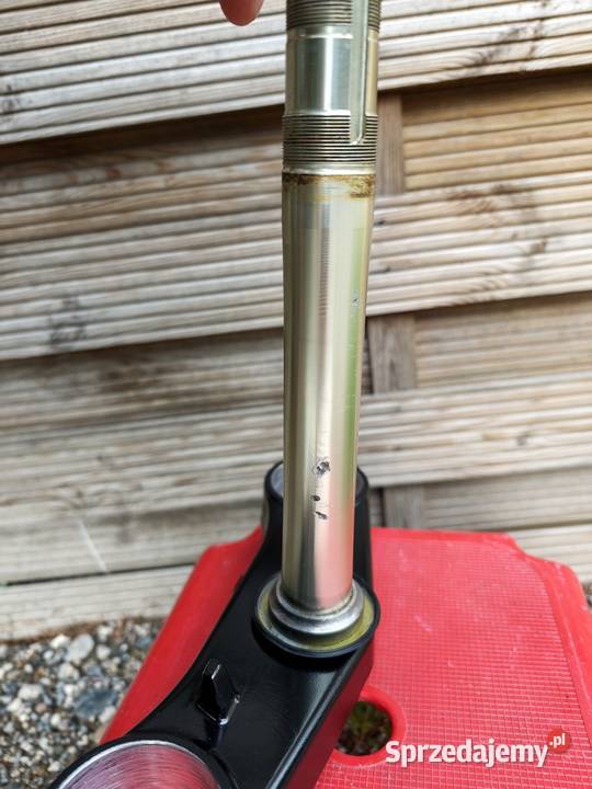 Półka dolna zawieszenia przedniego Suzuki GSXR Łask