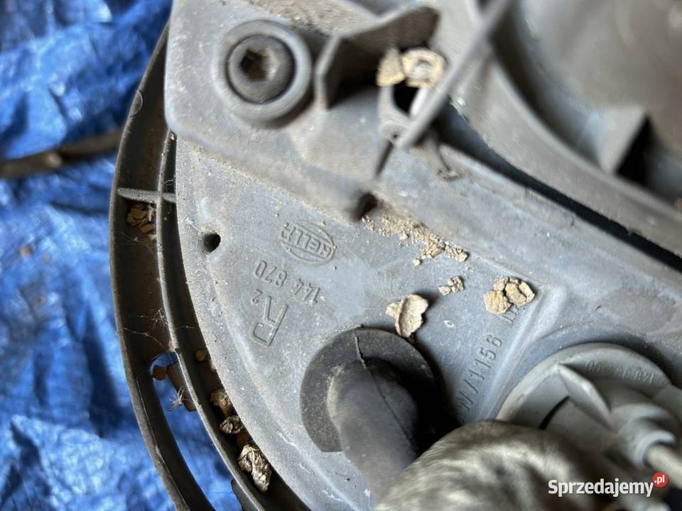 MercedesBenz E W210 Lampa przednia Prawa Europa osobowe Bolesławiec