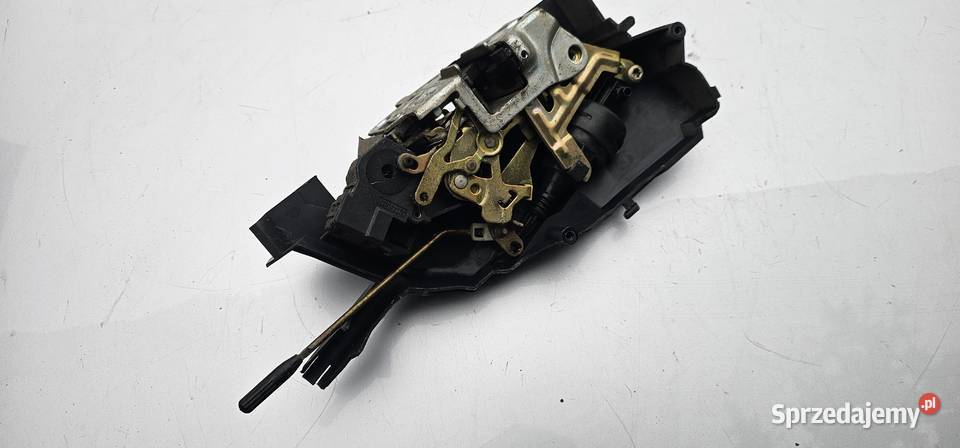 Zamek drzwi prawy przód mercedes w202 2027201235 Zbąszyń
