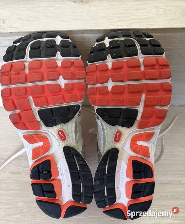 Buty damskie do biegania Nike r39 Obuwie sportowe Obuwie łódzkie Łódź