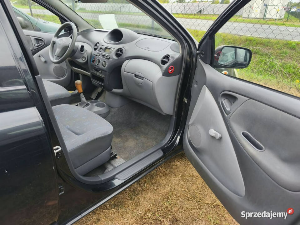 Toyota Yaris 2002r 10 Benzyna Wspomaganie Tanio 68KM Warszawa