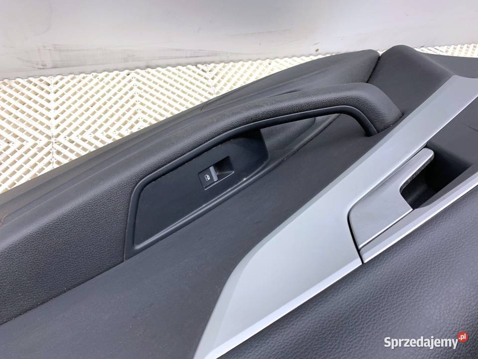 BOCZEK DRZWI PRAWY PRZÓD AUDI A4 B9 Kombi Tapicerki samochodowe