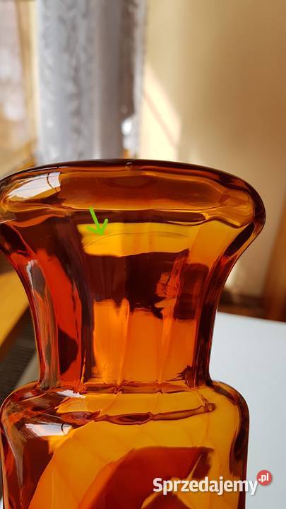 Kanelowany wazon z naklejką Watra kolorowe szkło śląskie