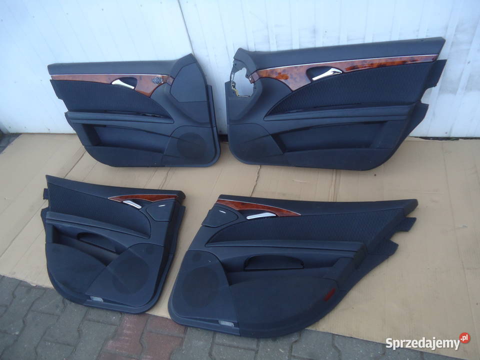 MERCEDES E W211 TAPICERKA DRZWI BOCZEK