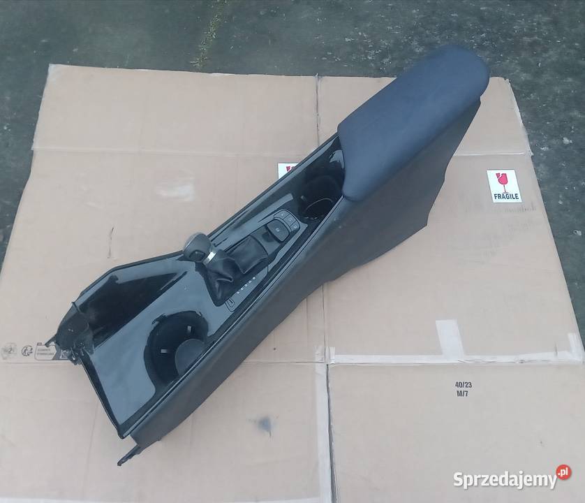 Toyota CHR Hybryda podłokietnik Przeźmierowo