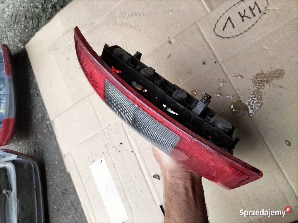 LAMPA TYŁ TYLNA PRAWA REFLEKTOR OPEL OMEGA B Kamień-Kolonia