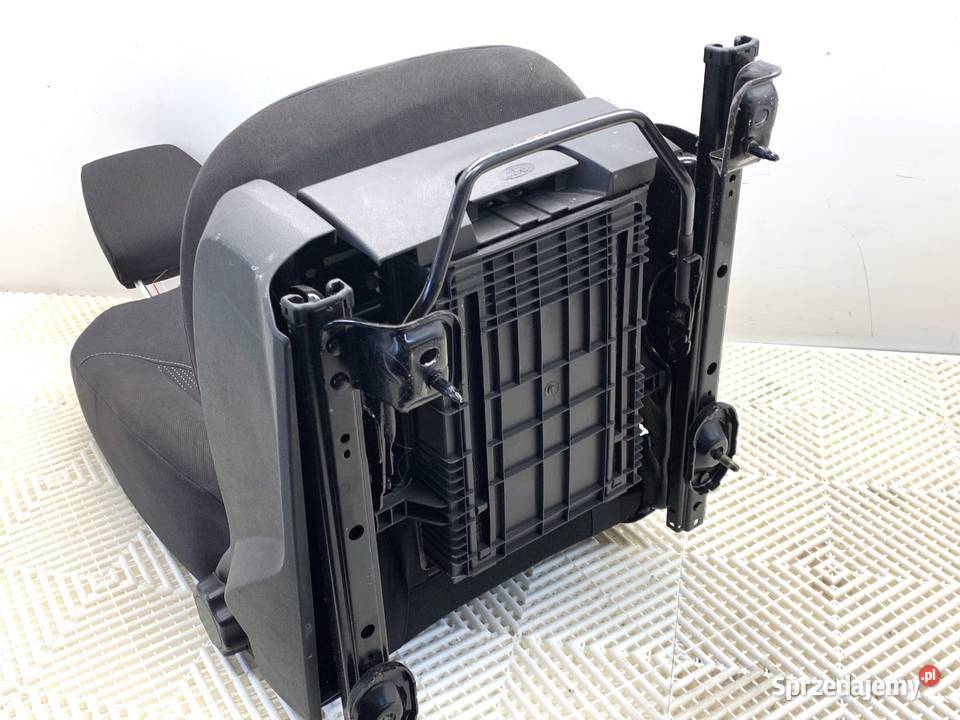 FOTEL PRAWY PRZÓD FORD TRANSIT COURIER Minivan Fotele i kanapy
