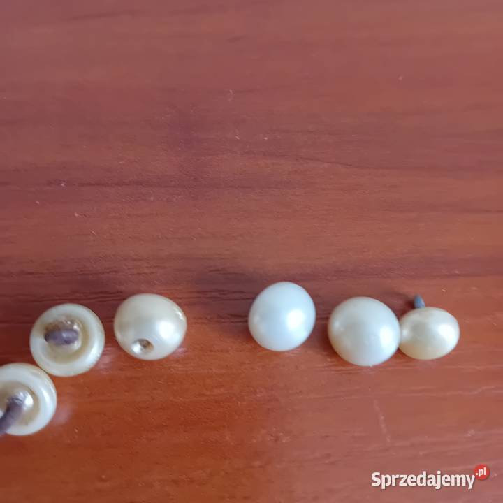 stare guziki powojenne małopolskie Dębno sprzedam